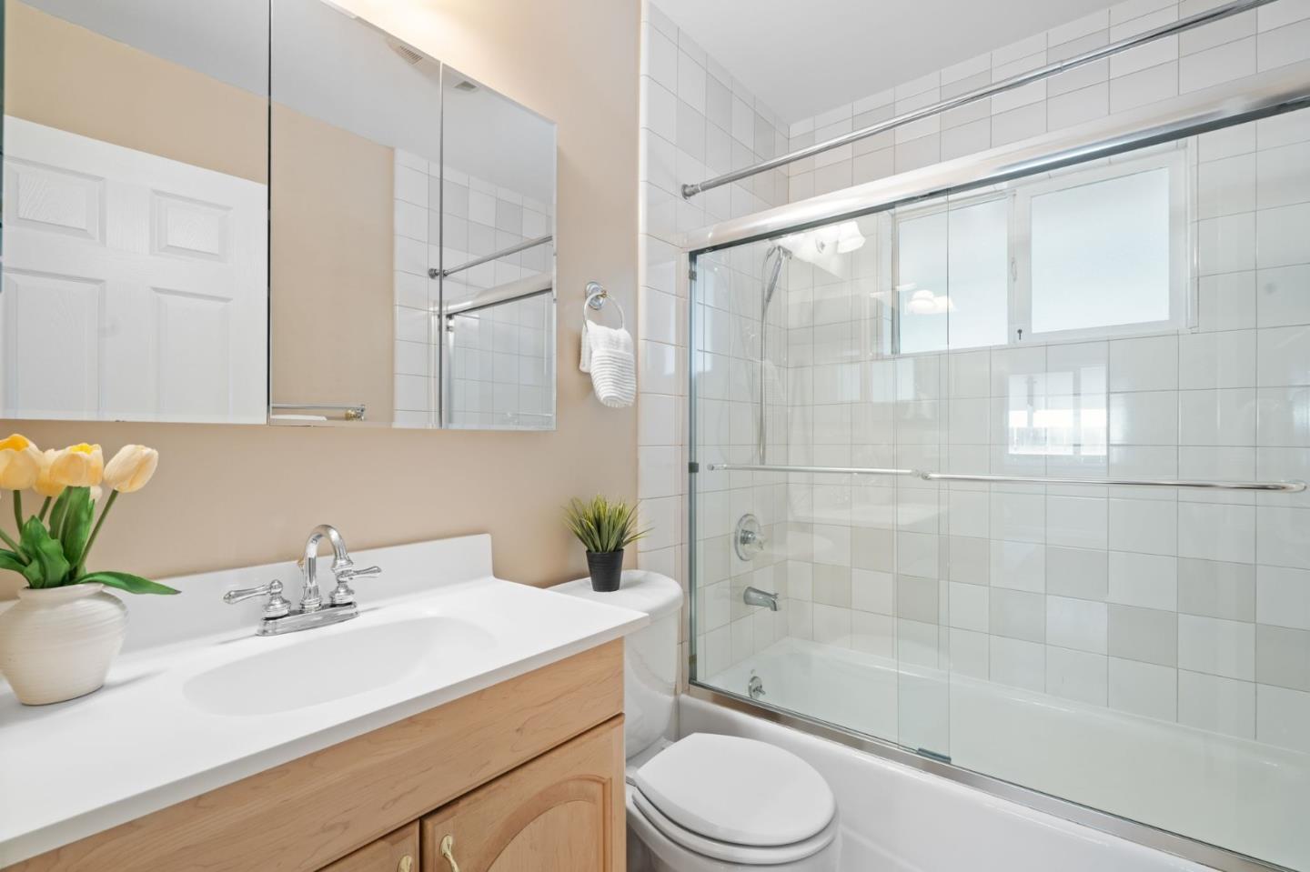 Detail Gallery Image 21 of 35 For 545 Fairmont Ave, Mountain View,  CA 94041 - 3 Beds | 2 Baths