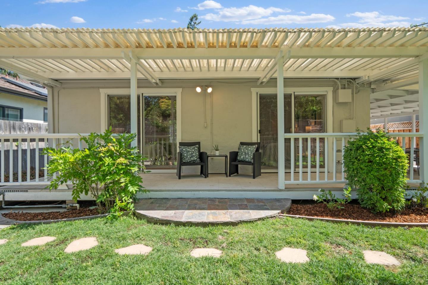 Detail Gallery Image 24 of 35 For 545 Fairmont Ave, Mountain View,  CA 94041 - 3 Beds | 2 Baths