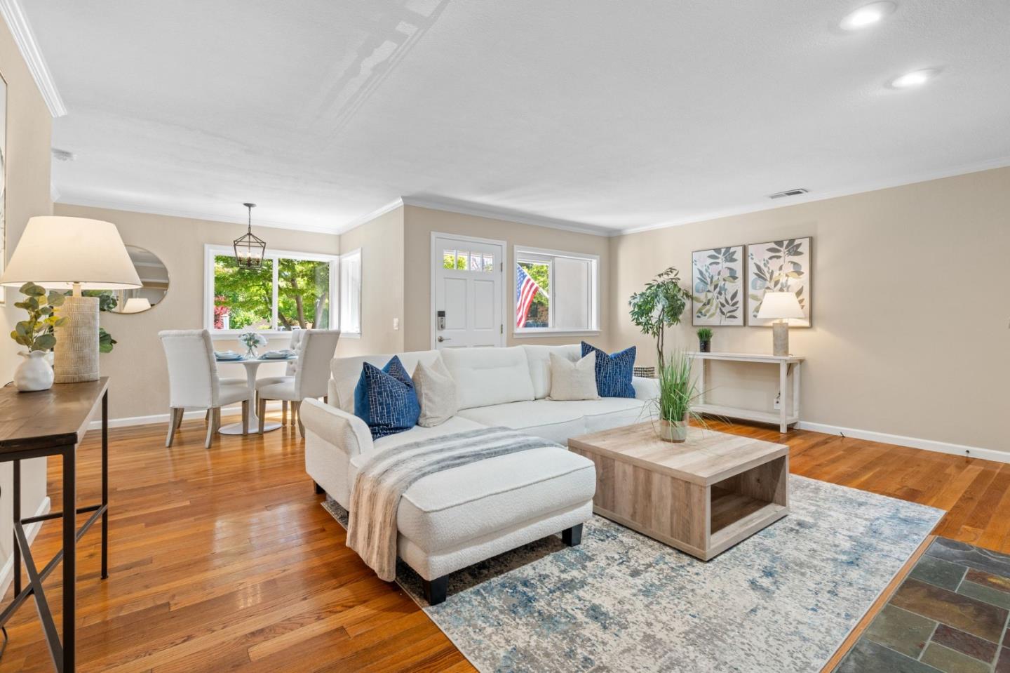 Detail Gallery Image 5 of 35 For 545 Fairmont Ave, Mountain View,  CA 94041 - 3 Beds | 2 Baths