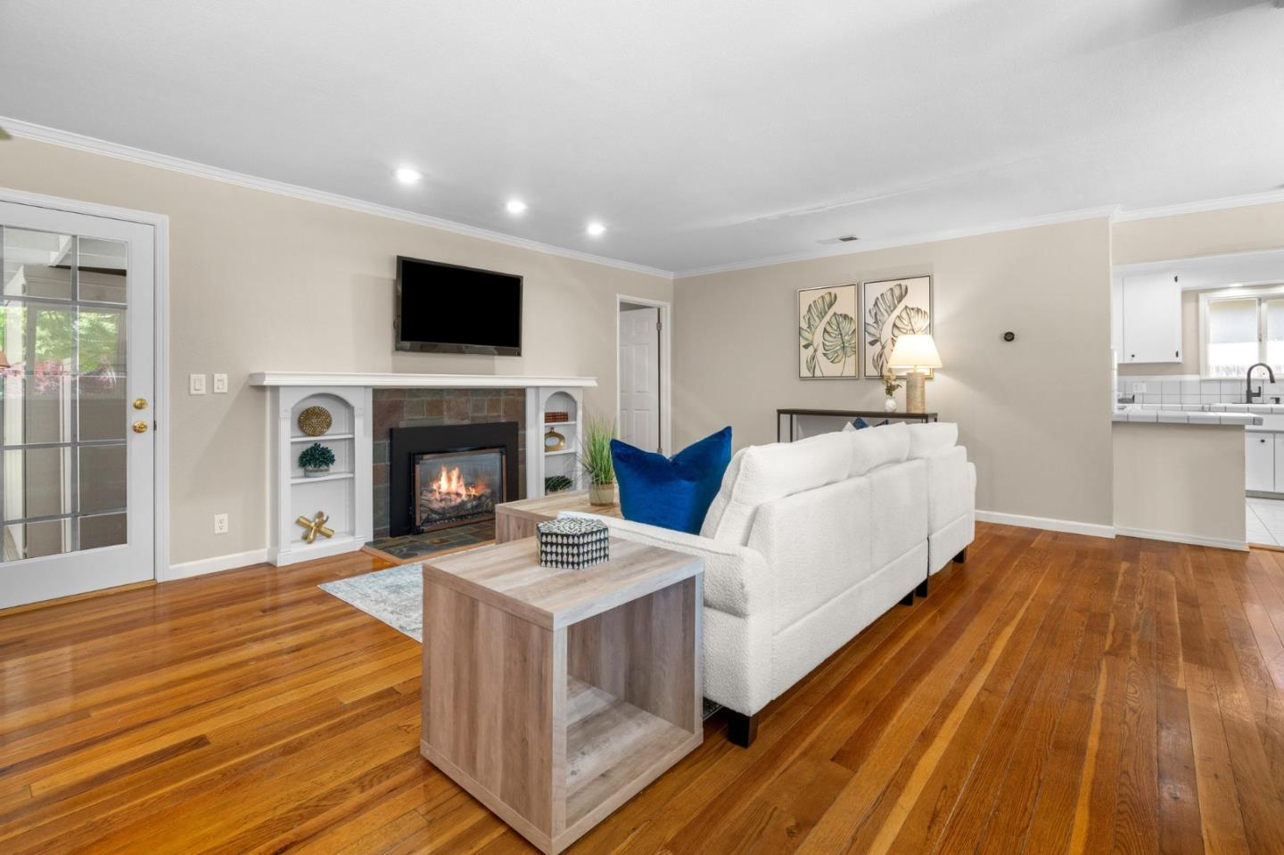 Detail Gallery Image 6 of 35 For 545 Fairmont Ave, Mountain View,  CA 94041 - 3 Beds | 2 Baths