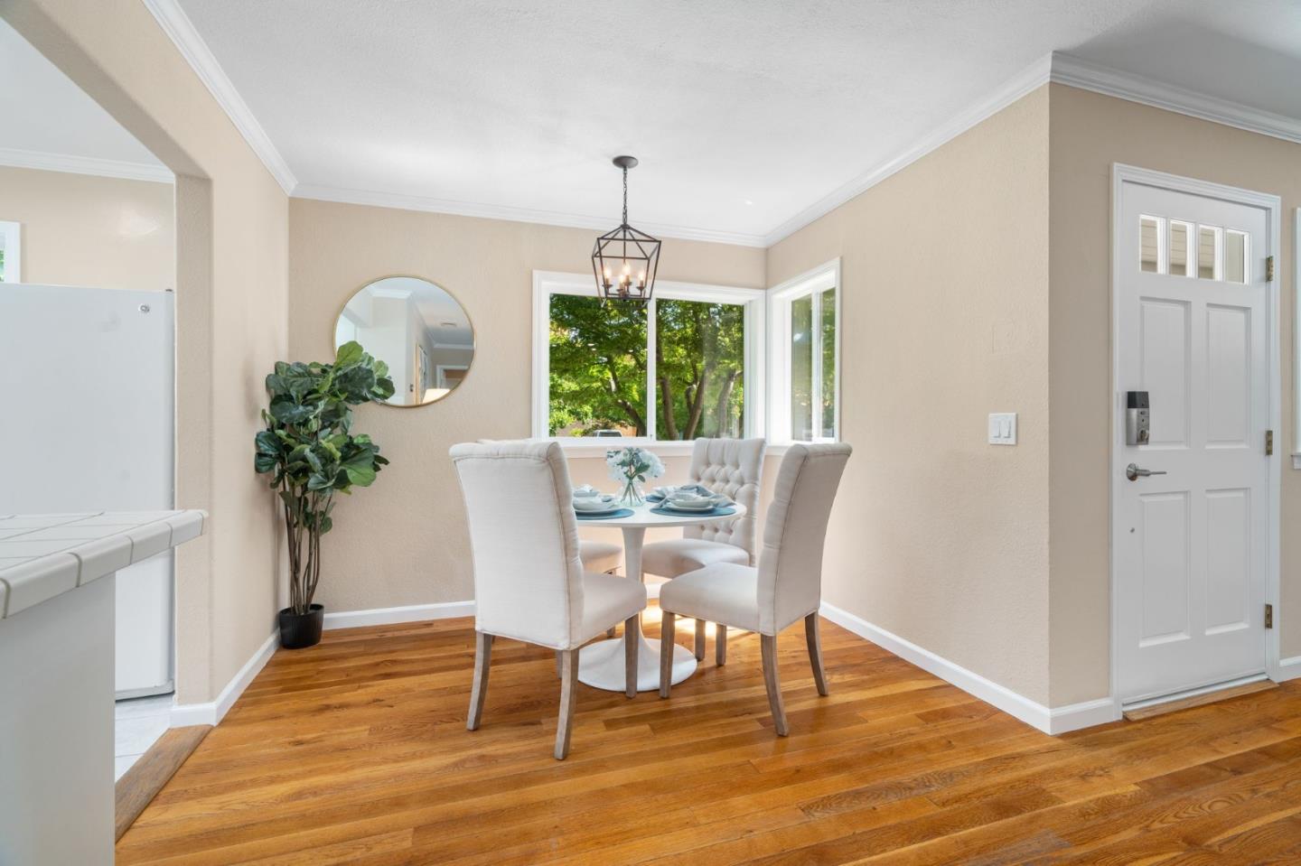 Detail Gallery Image 9 of 35 For 545 Fairmont Ave, Mountain View,  CA 94041 - 3 Beds | 2 Baths