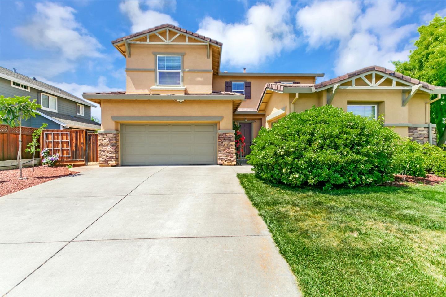 Detail Gallery Image 3 of 41 For 685 E Central Ave, Morgan Hill,  CA 95037 - 4 Beds | 2/1 Baths