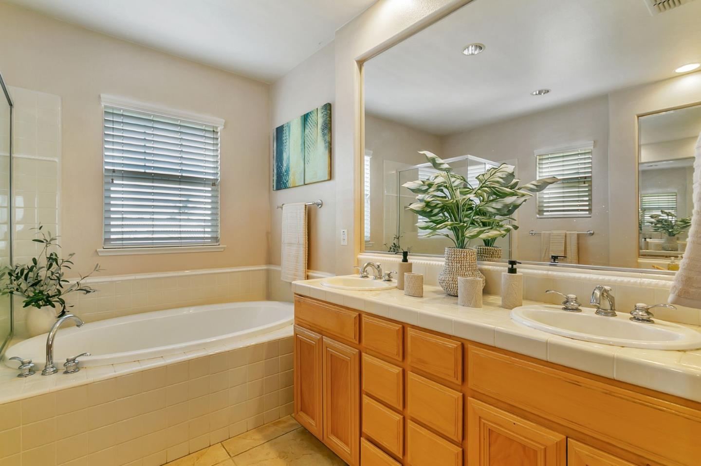 Detail Gallery Image 33 of 41 For 685 E Central Ave, Morgan Hill,  CA 95037 - 4 Beds | 2/1 Baths