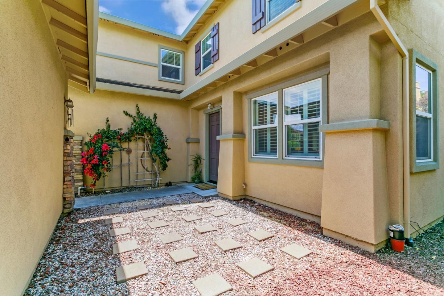 Detail Gallery Image 5 of 41 For 685 E Central Ave, Morgan Hill,  CA 95037 - 4 Beds | 2/1 Baths