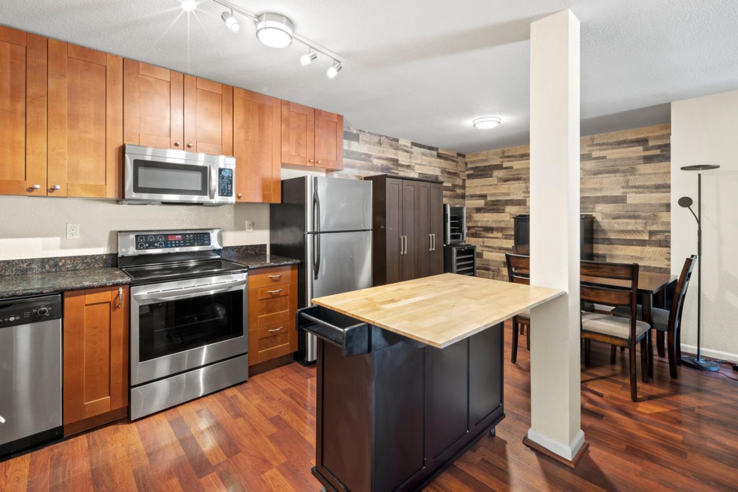 Detail Gallery Image 7 of 20 For 820 Casanova Ave #69,  Monterey,  CA 93940 - 2 Beds | 1 Baths