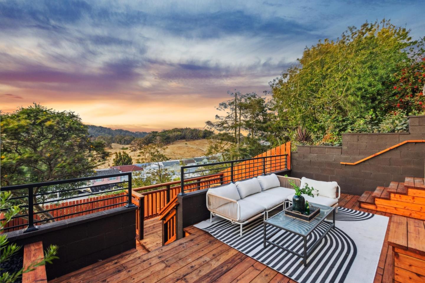 Detail Gallery Image 2 of 130 For 22 Chicago Way, San Francisco,  CA 94112 - 3 Beds | 2 Baths