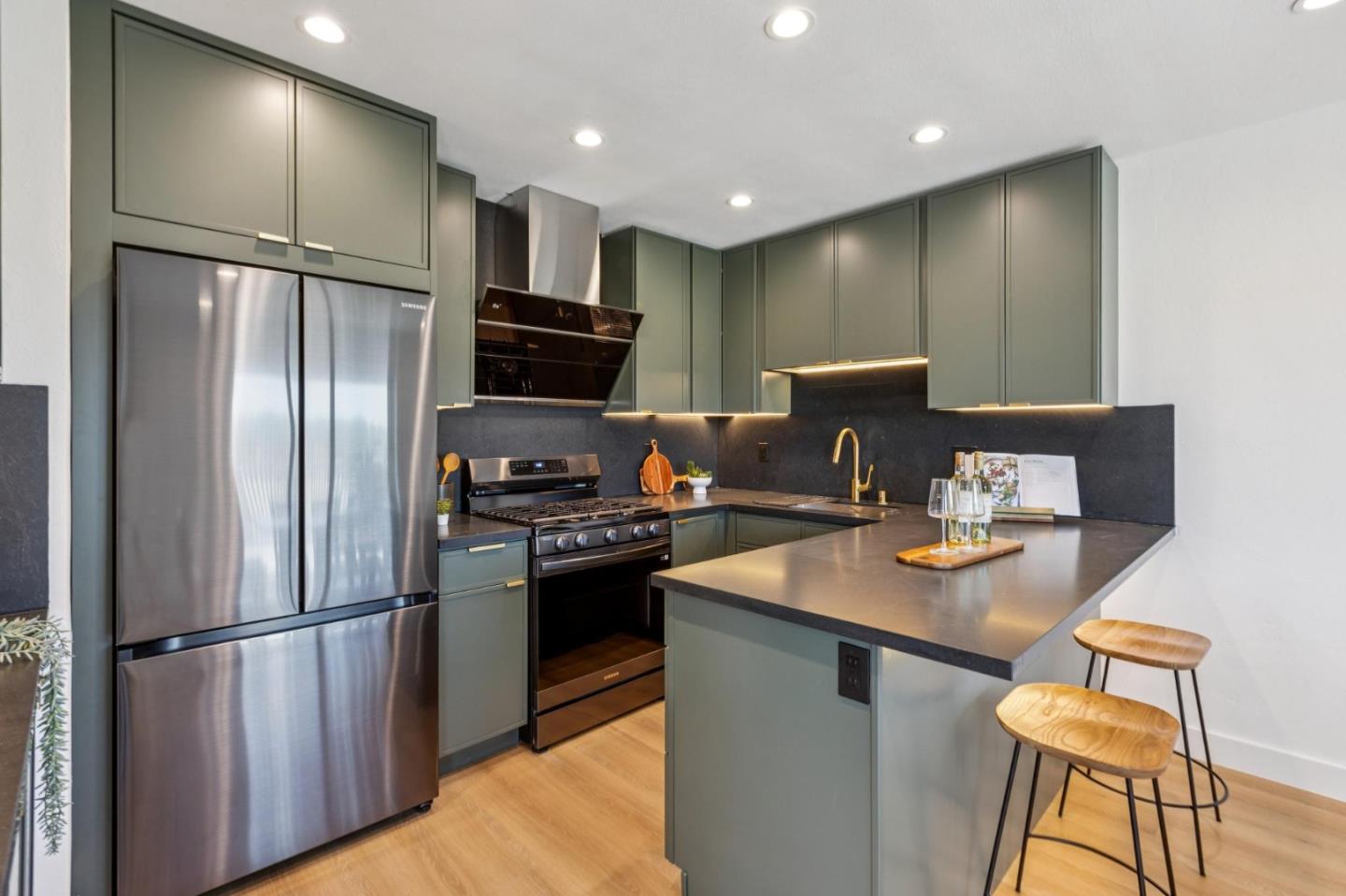 Detail Gallery Image 26 of 130 For 22 Chicago Way, San Francisco,  CA 94112 - 3 Beds | 2 Baths