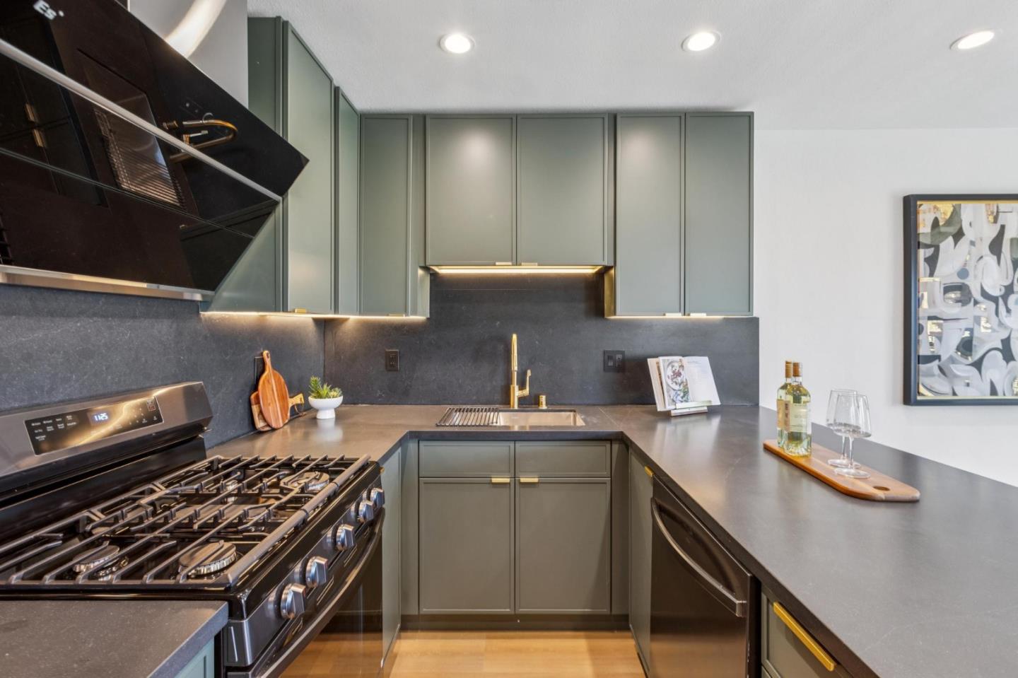 Detail Gallery Image 32 of 130 For 22 Chicago Way, San Francisco,  CA 94112 - 3 Beds | 2 Baths