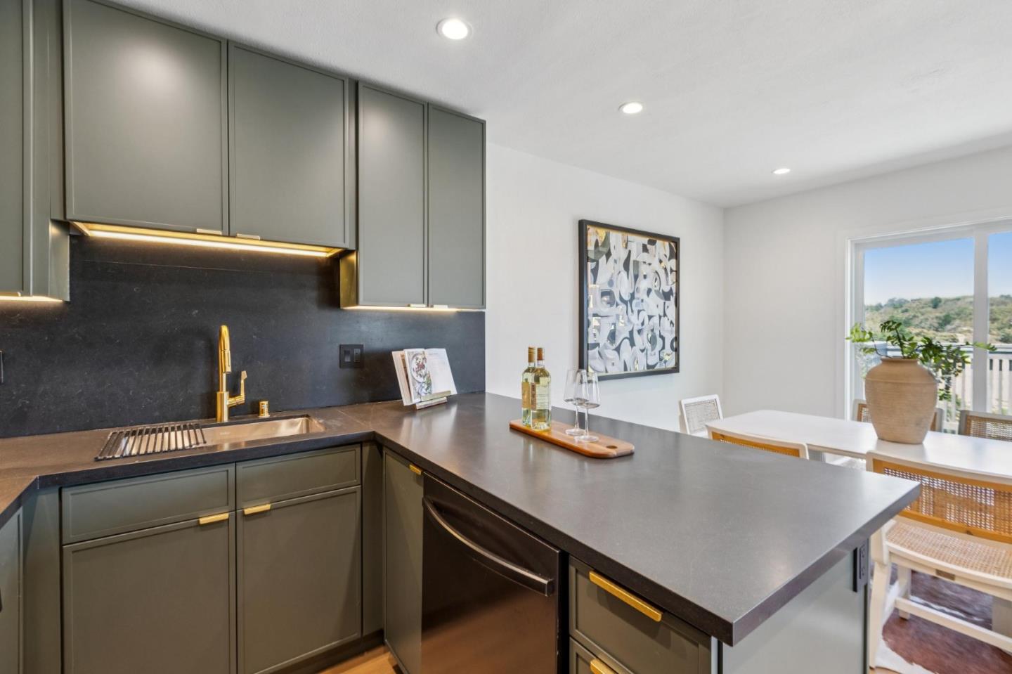 Detail Gallery Image 34 of 130 For 22 Chicago Way, San Francisco,  CA 94112 - 3 Beds | 2 Baths