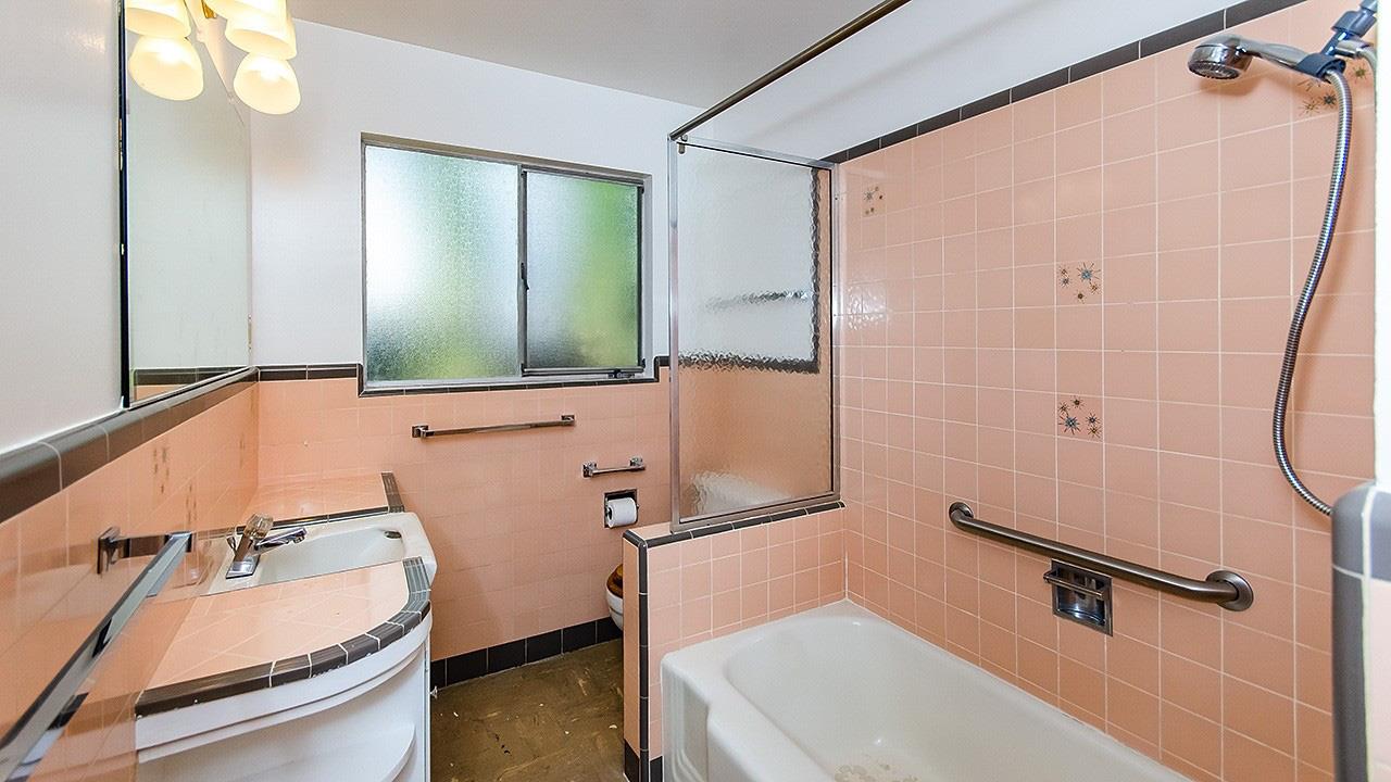 Detail Gallery Image 9 of 15 For 372 Elm St, San Carlos,  CA 94070 - 3 Beds | 2/1 Baths