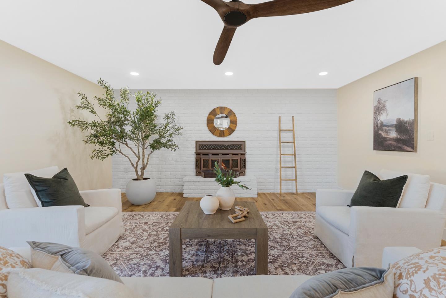 Detail Gallery Image 12 of 33 For 8202 Honeybee Ct, Gilroy,  CA 95020 - 4 Beds | 3/1 Baths