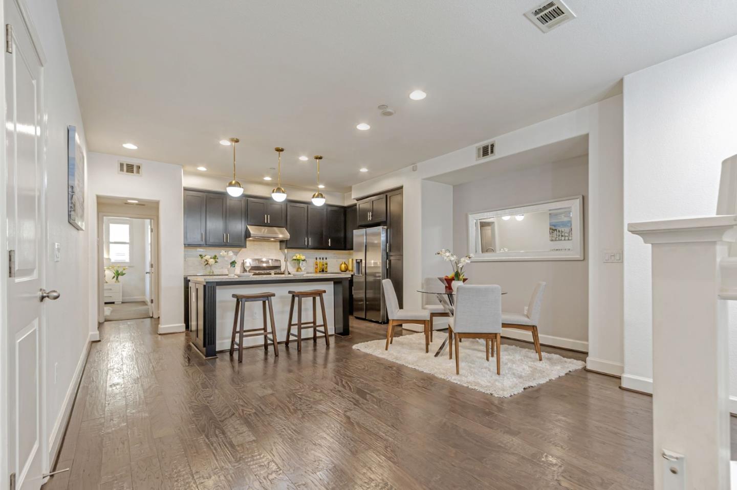 Detail Gallery Image 4 of 47 For 168 Currlin Cir, Milpitas,  CA 95035 - 3 Beds | 2 Baths