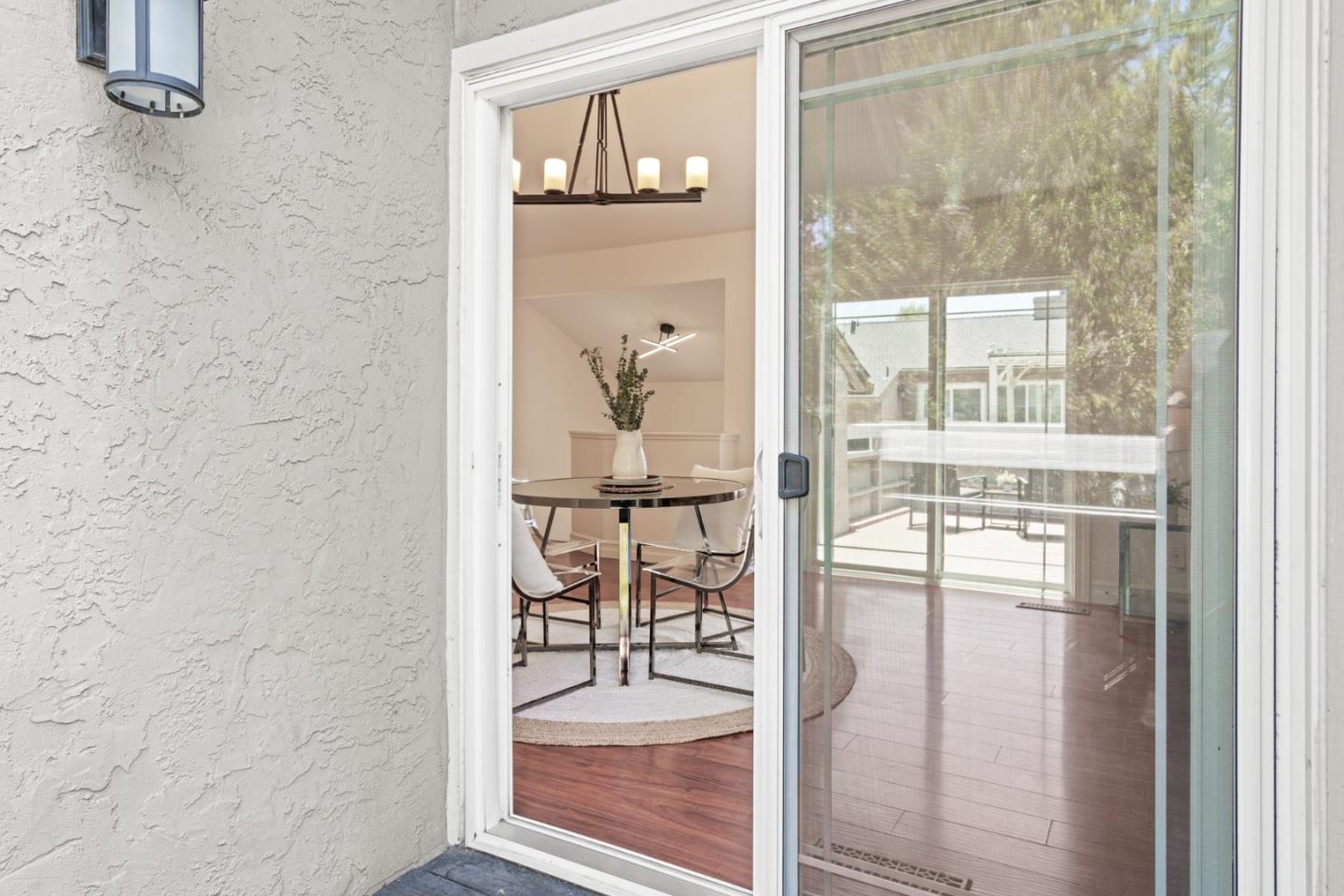 Detail Gallery Image 11 of 47 For 2124 Canoas Garden Ave #2,  San Jose,  CA 95125 - 2 Beds | 1/1 Baths