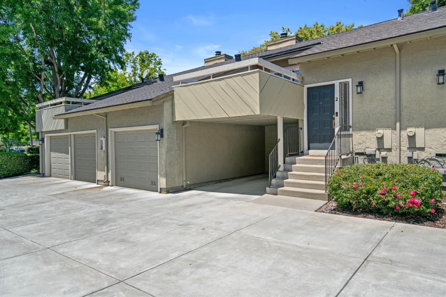 Detail Gallery Image 4 of 47 For 2124 Canoas Garden Ave #2,  San Jose,  CA 95125 - 2 Beds | 1/1 Baths