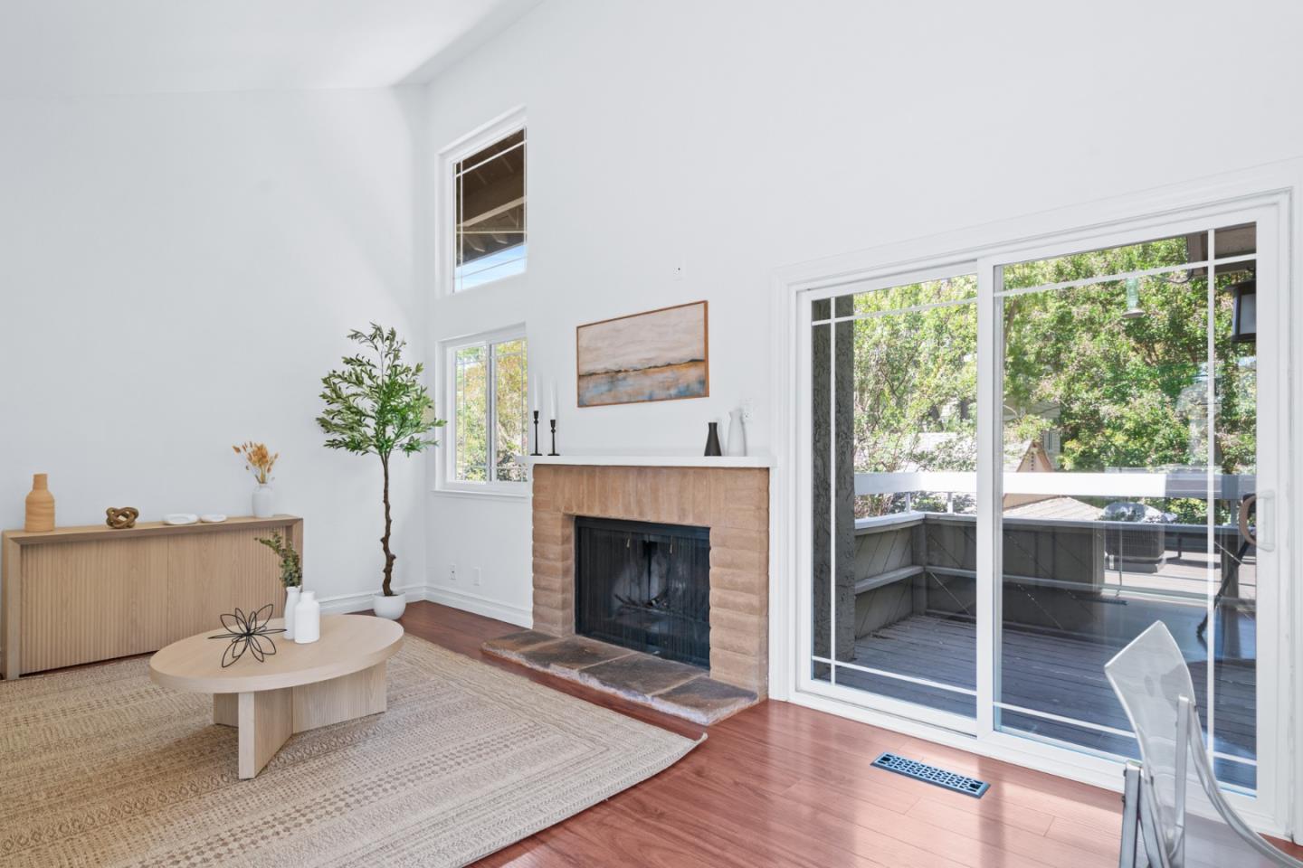 Detail Gallery Image 6 of 47 For 2124 Canoas Garden Ave #2,  San Jose,  CA 95125 - 2 Beds | 1/1 Baths