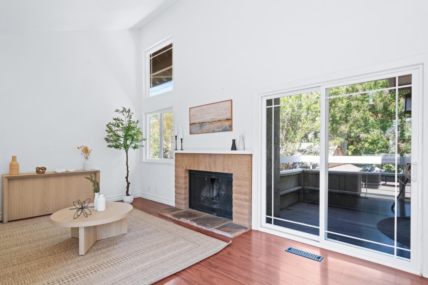 Detail Gallery Image 8 of 47 For 2124 Canoas Garden Ave #2,  San Jose,  CA 95125 - 2 Beds | 1/1 Baths