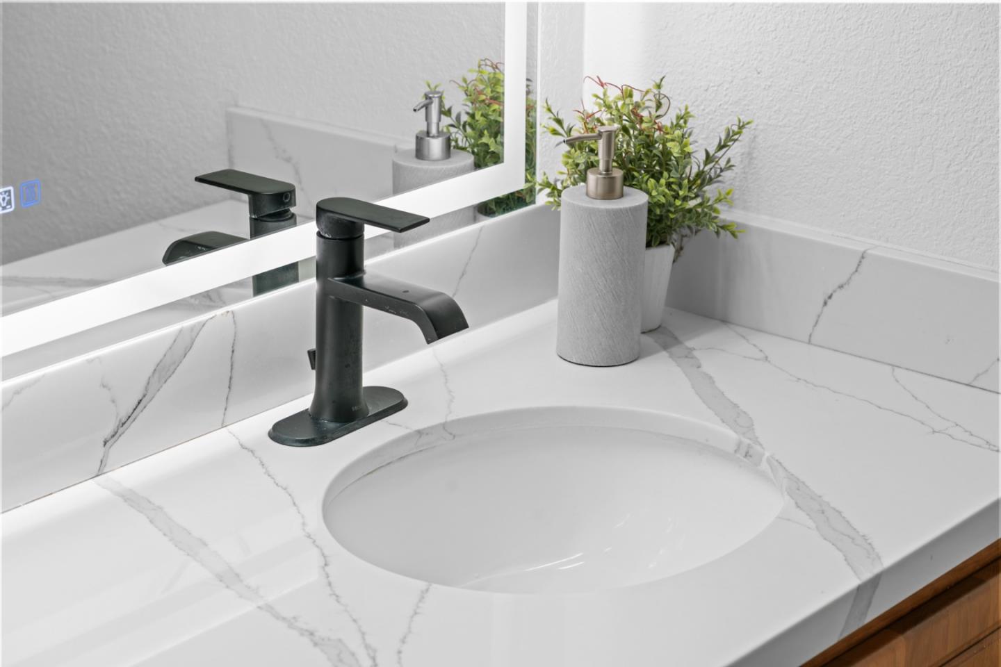 Detail Gallery Image 9 of 47 For 2124 Canoas Garden Ave #2,  San Jose,  CA 95125 - 2 Beds | 1/1 Baths
