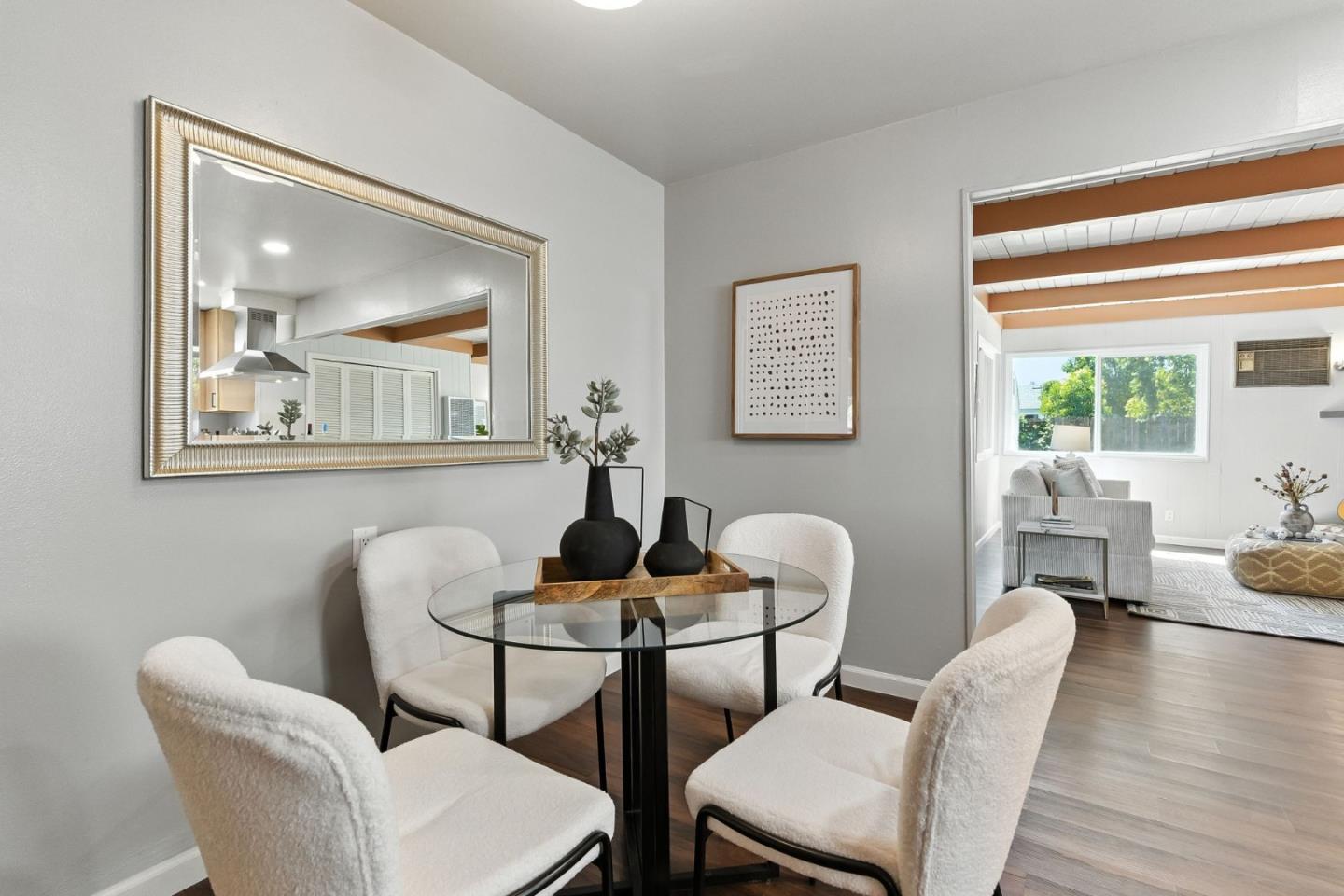 Detail Gallery Image 11 of 49 For 3612 Los Flores Ave, Concord,  CA 94519 - 3 Beds | 1 Baths