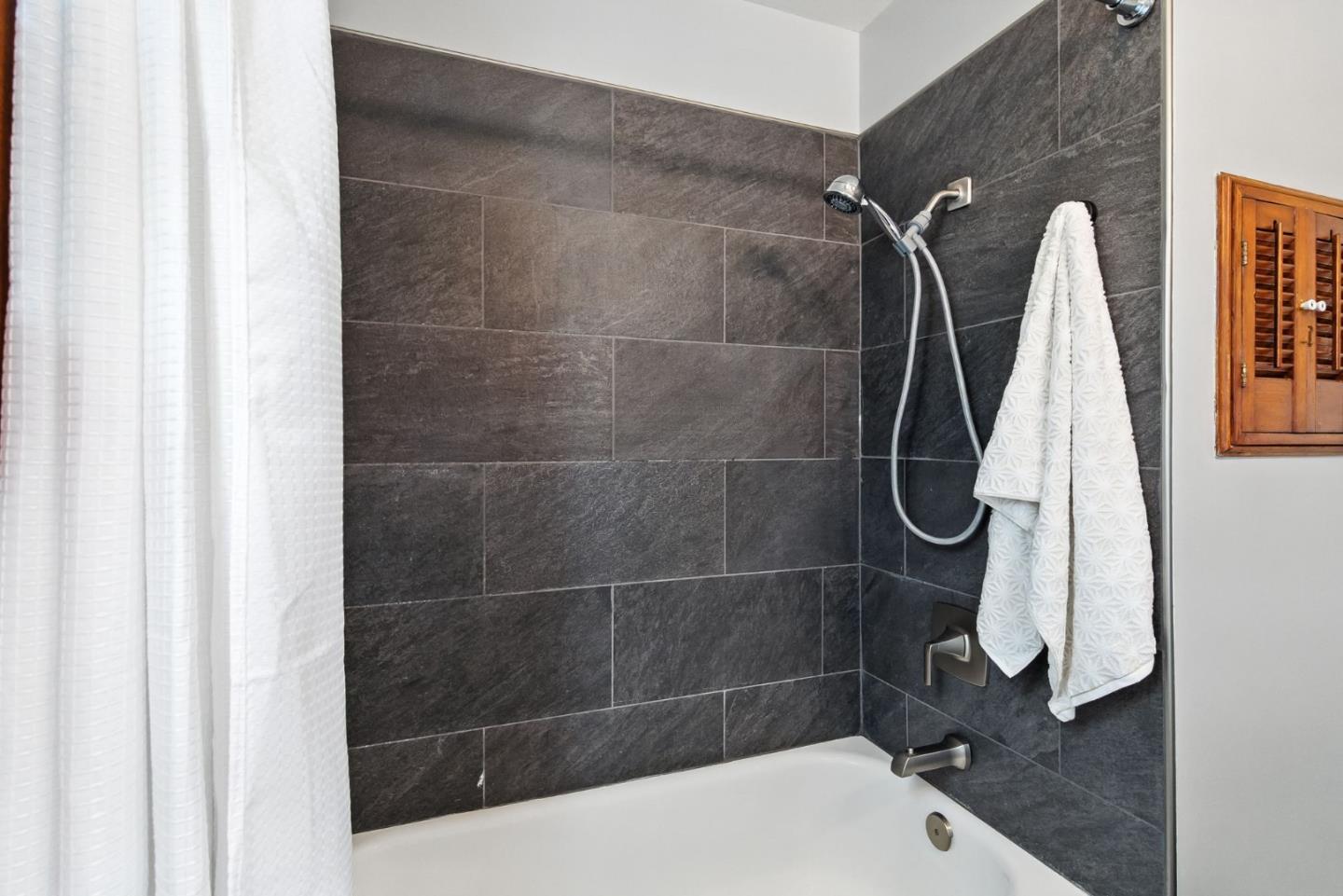 Detail Gallery Image 27 of 49 For 3612 Los Flores Ave, Concord,  CA 94519 - 3 Beds | 1 Baths