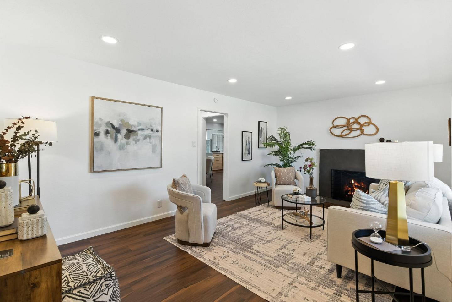 Detail Gallery Image 3 of 49 For 3612 Los Flores Ave, Concord,  CA 94519 - 3 Beds | 1 Baths