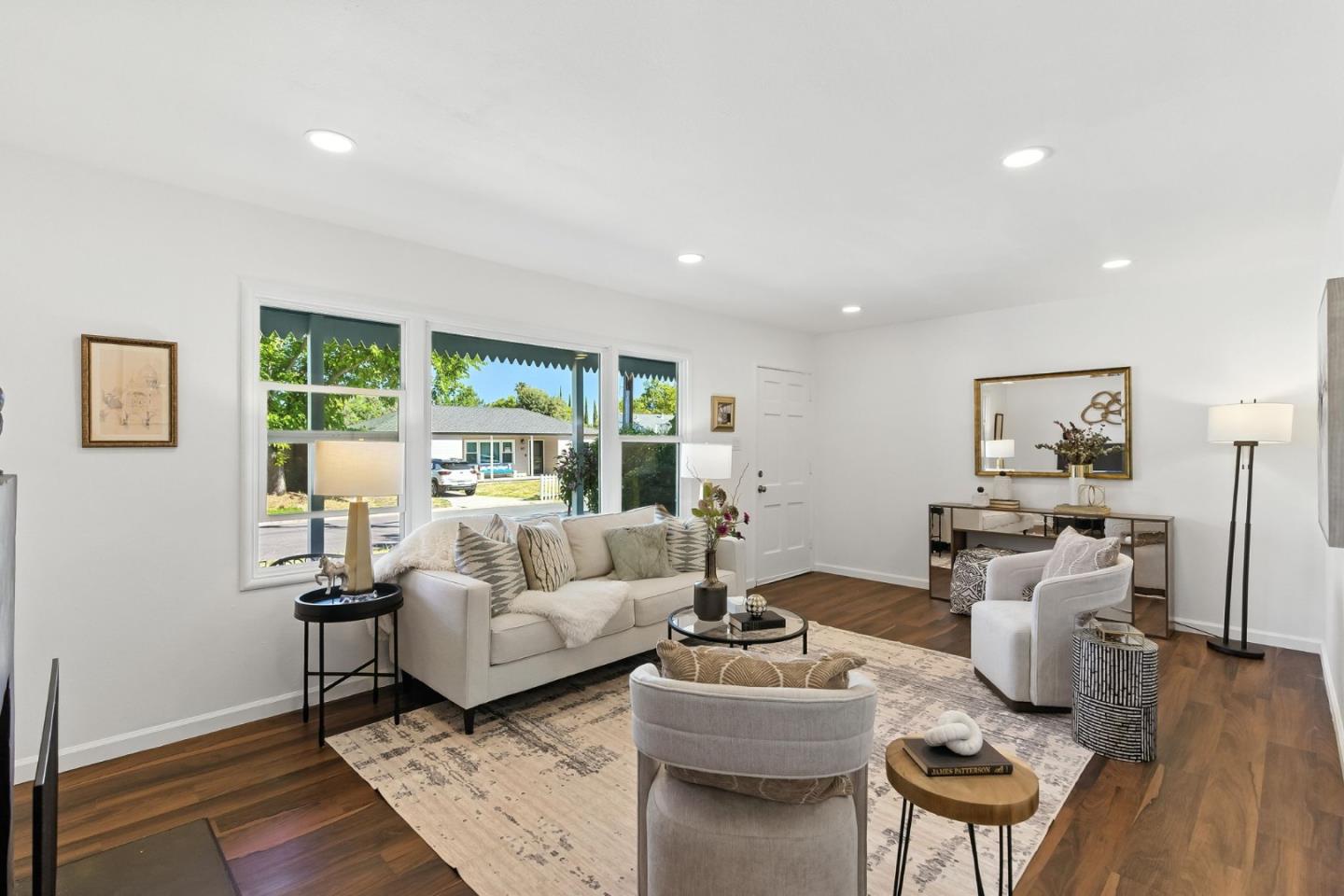 Detail Gallery Image 5 of 49 For 3612 Los Flores Ave, Concord,  CA 94519 - 3 Beds | 1 Baths