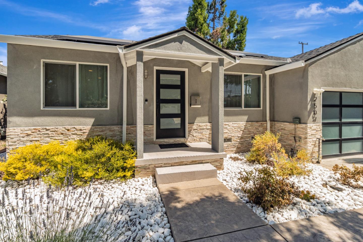 Detail Gallery Image 4 of 39 For 2507 Forest Ave, San Jose,  CA 95117 - 4 Beds | 3 Baths