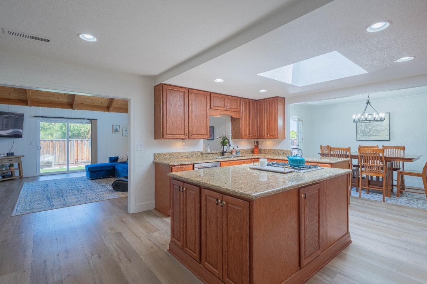 Detail Gallery Image 12 of 48 For 22800 Bravo Pl, Salinas,  CA 93908 - 3 Beds | 2 Baths
