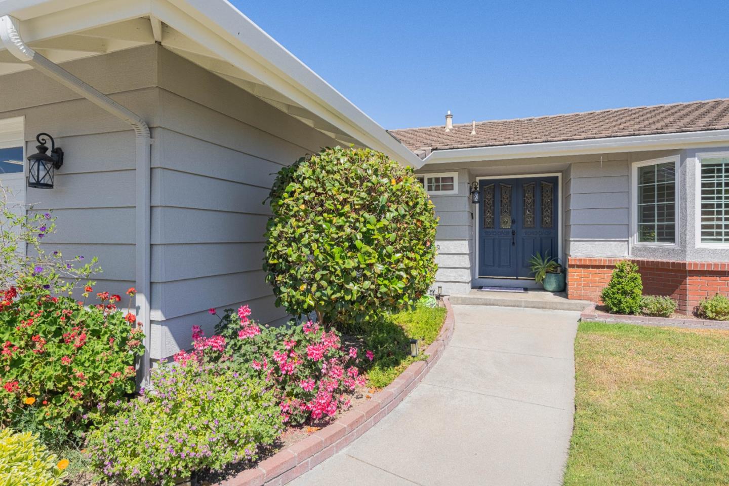 Detail Gallery Image 3 of 48 For 22800 Bravo Pl, Salinas,  CA 93908 - 3 Beds | 2 Baths