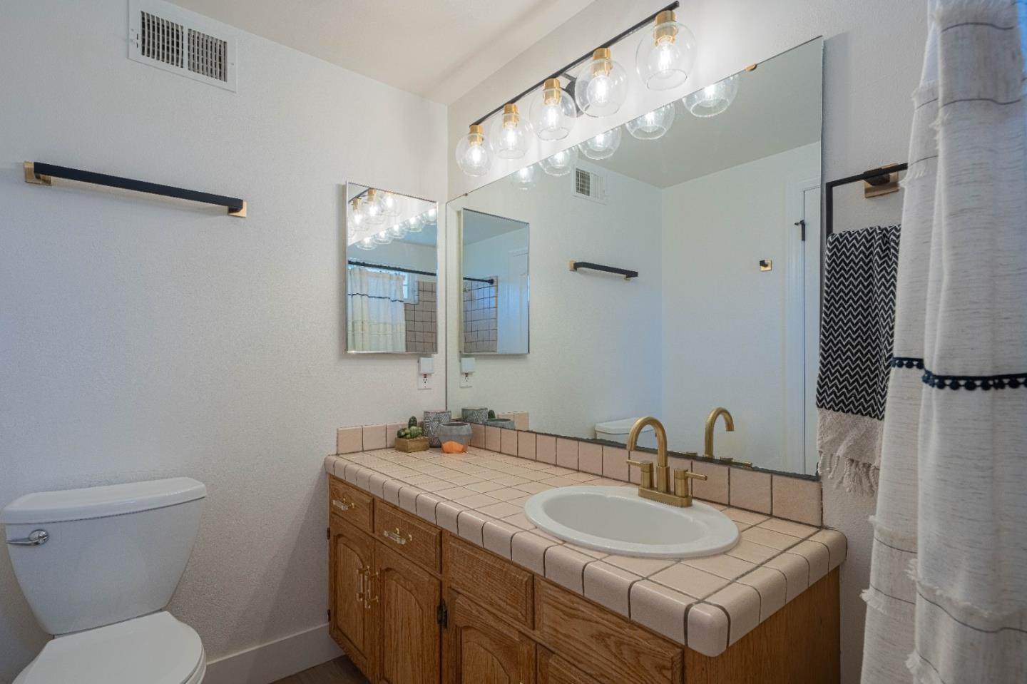 Detail Gallery Image 34 of 48 For 22800 Bravo Pl, Salinas,  CA 93908 - 3 Beds | 2 Baths