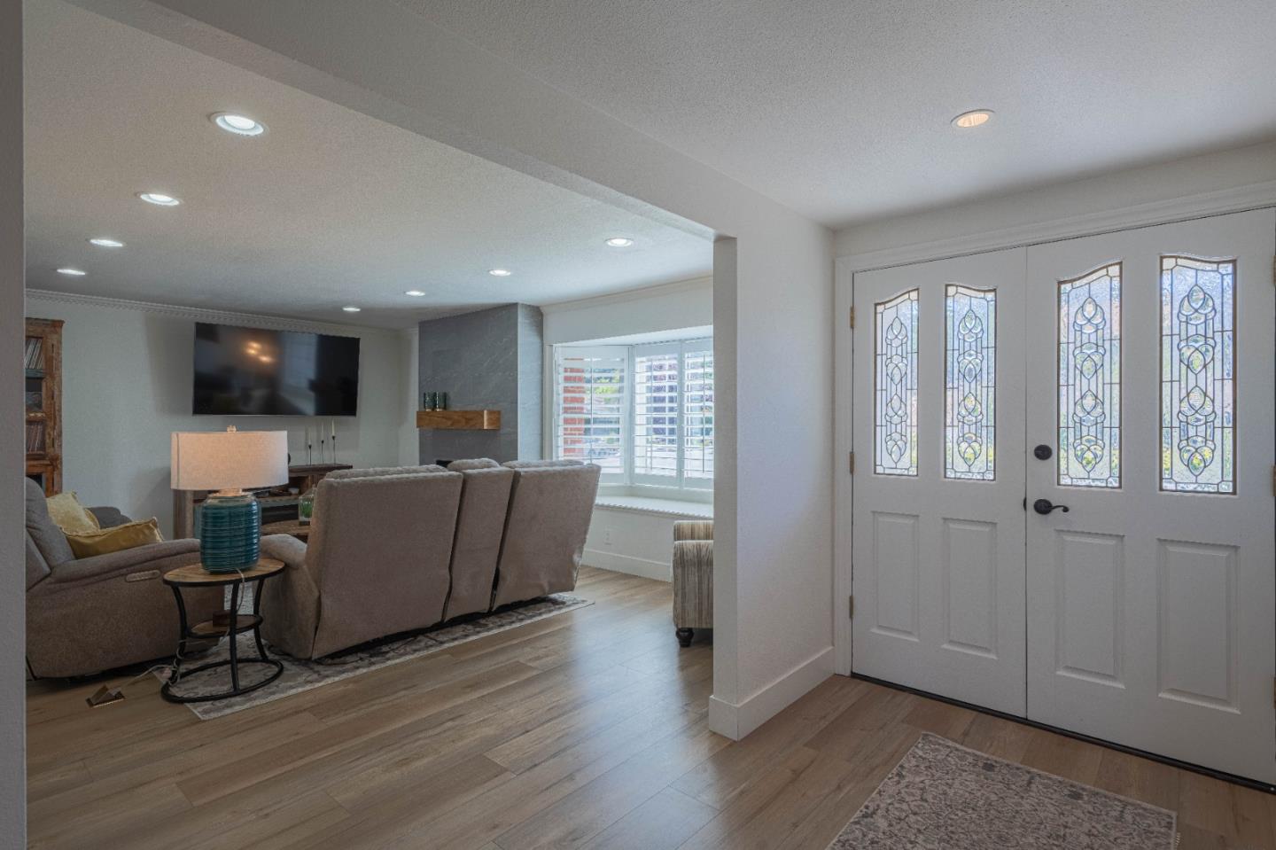 Detail Gallery Image 5 of 48 For 22800 Bravo Pl, Salinas,  CA 93908 - 3 Beds | 2 Baths