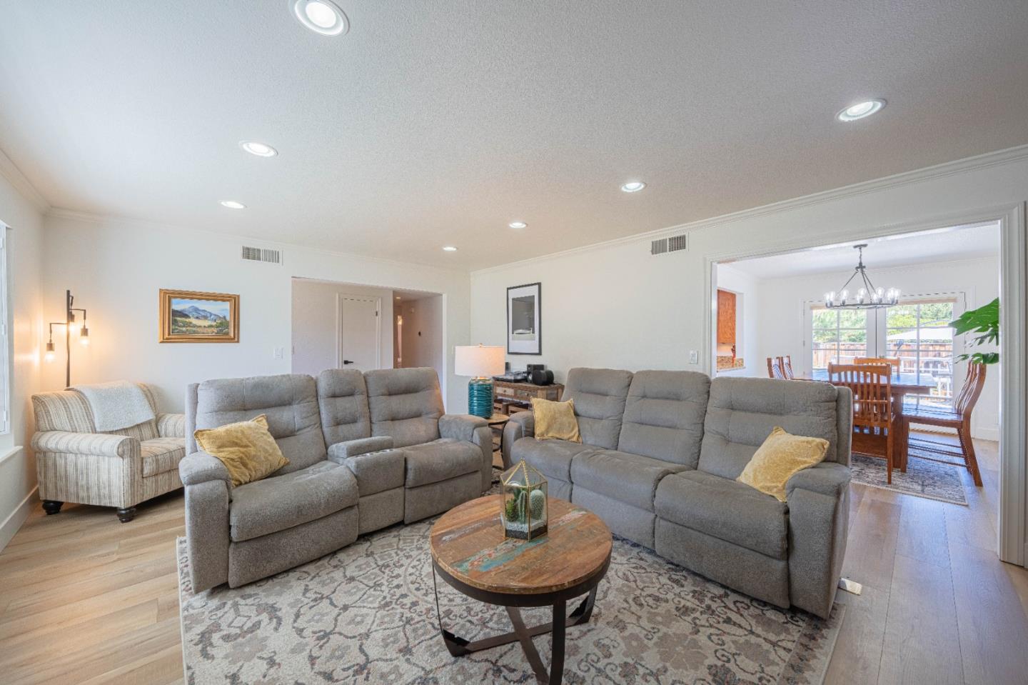 Detail Gallery Image 8 of 48 For 22800 Bravo Pl, Salinas,  CA 93908 - 3 Beds | 2 Baths