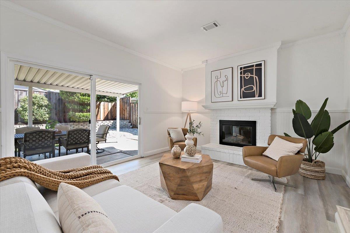 Detail Gallery Image 4 of 29 For 1449 Gerlach Dr, San Jose,  CA 95118 - 3 Beds | 2/1 Baths