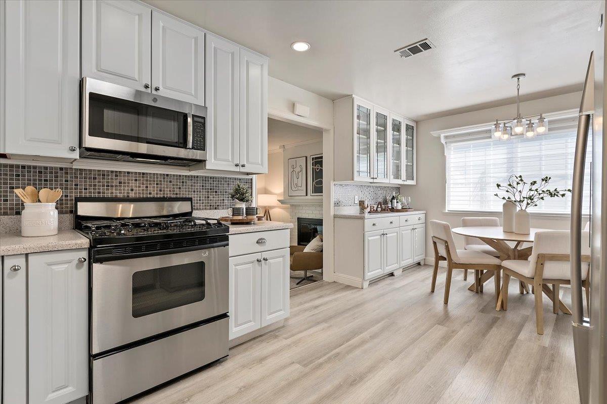 Detail Gallery Image 7 of 29 For 1449 Gerlach Dr, San Jose,  CA 95118 - 3 Beds | 2/1 Baths