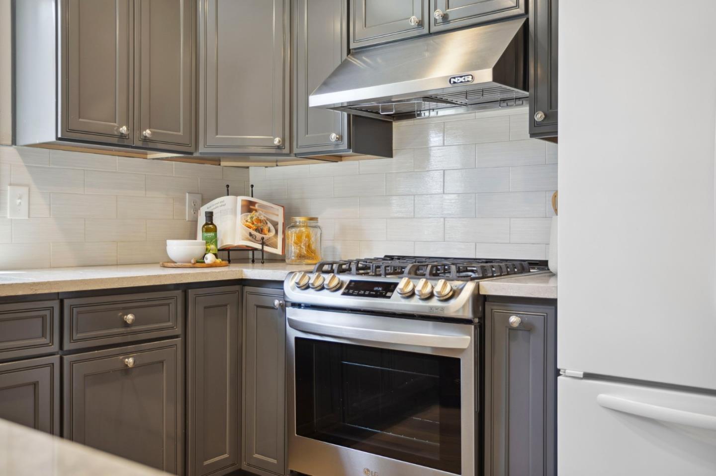 Detail Gallery Image 14 of 46 For 5268 Pebbletree Way, San Jose,  CA 95111 - 3 Beds | 2 Baths