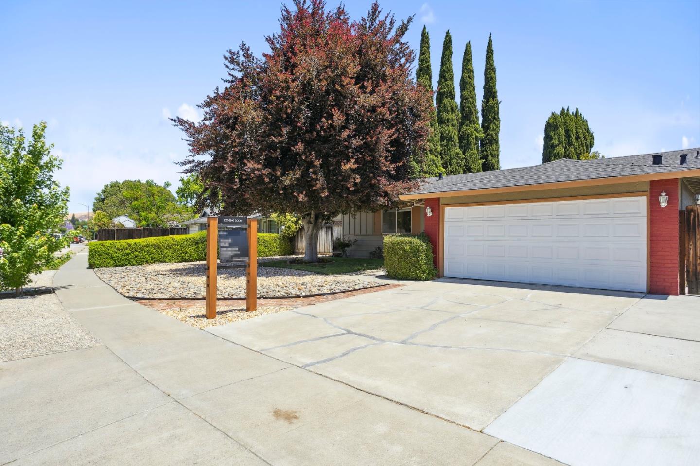 Detail Gallery Image 4 of 46 For 5268 Pebbletree Way, San Jose,  CA 95111 - 3 Beds | 2 Baths