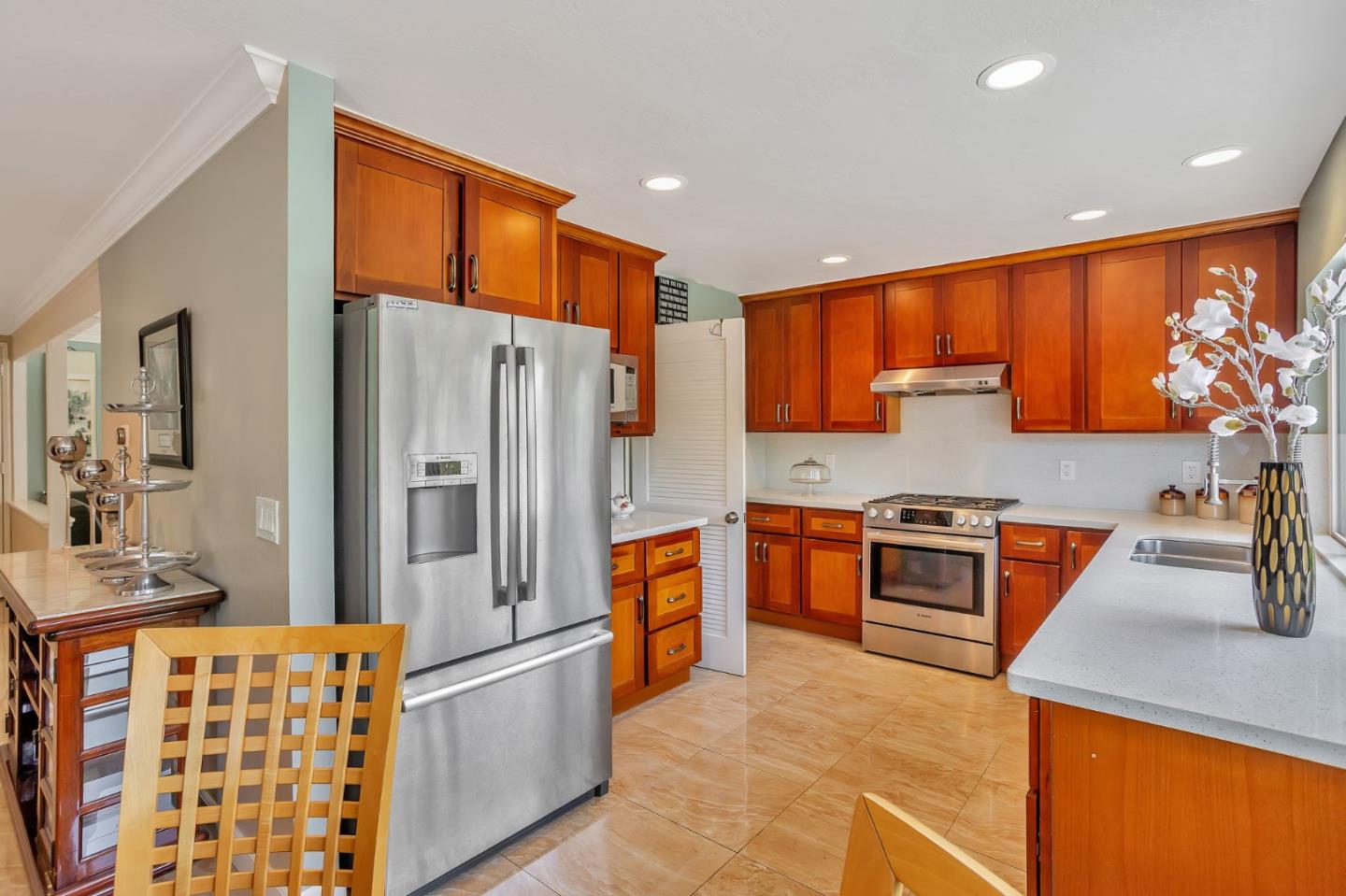 Detail Gallery Image 10 of 34 For 7179 via Maria, San Jose,  CA 95139 - 4 Beds | 3 Baths
