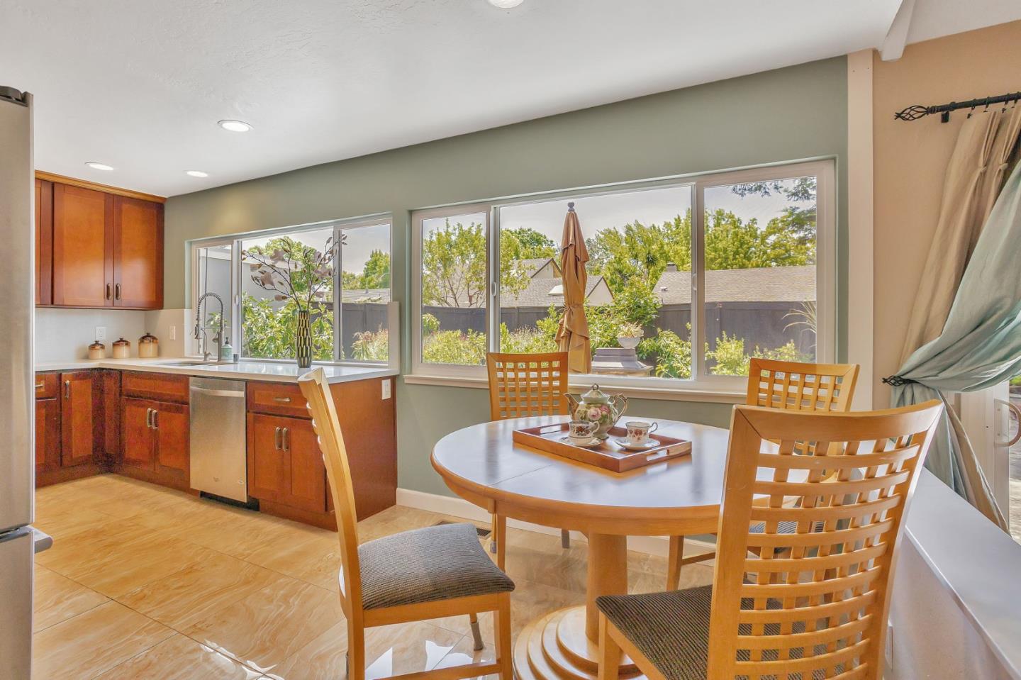 Detail Gallery Image 11 of 34 For 7179 via Maria, San Jose,  CA 95139 - 4 Beds | 3 Baths