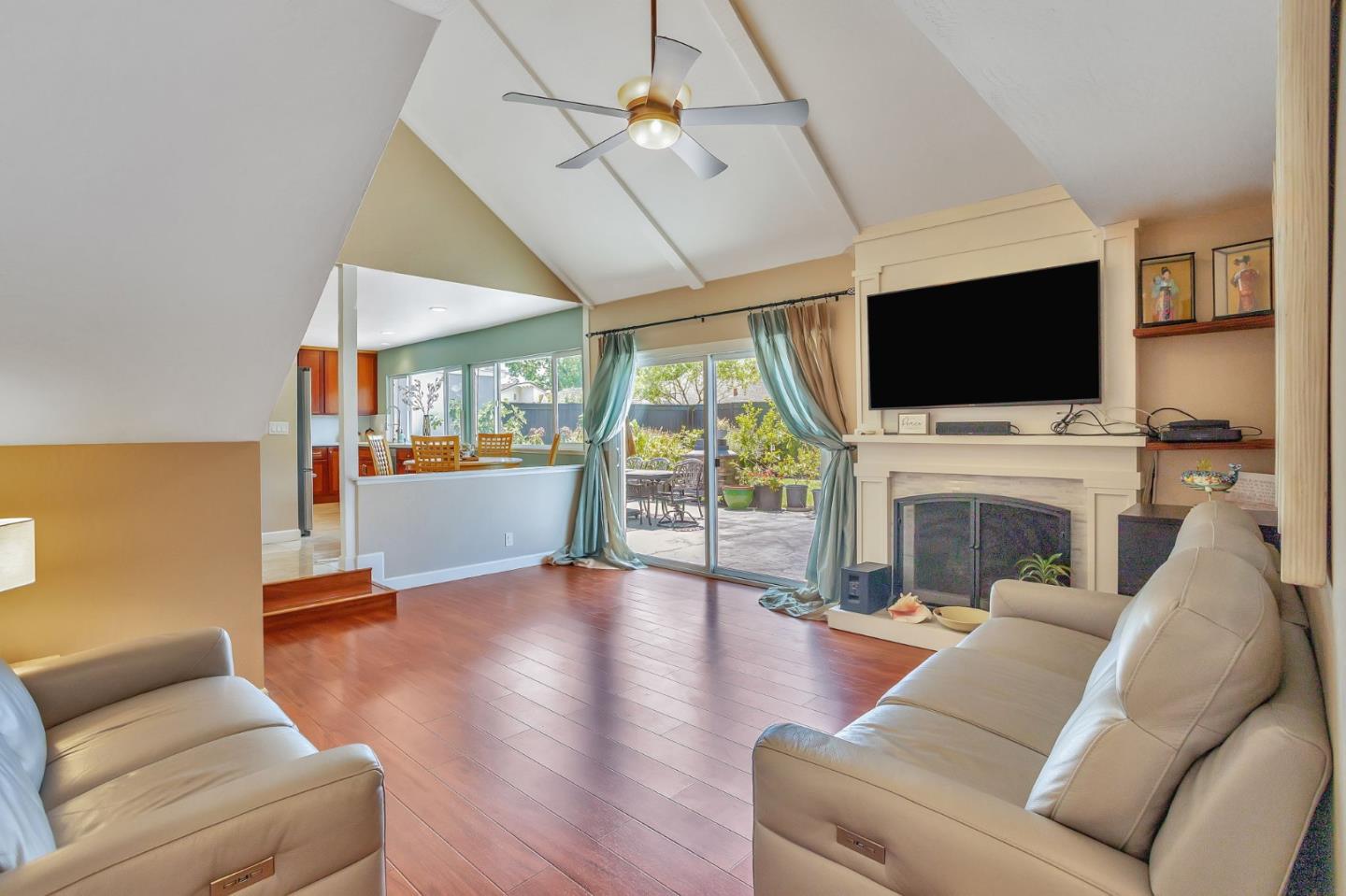Detail Gallery Image 8 of 34 For 7179 via Maria, San Jose,  CA 95139 - 4 Beds | 3 Baths