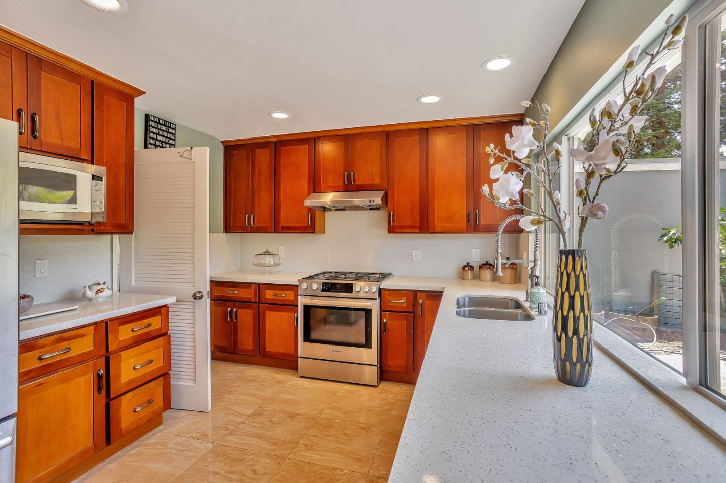 Detail Gallery Image 9 of 34 For 7179 via Maria, San Jose,  CA 95139 - 4 Beds | 3 Baths