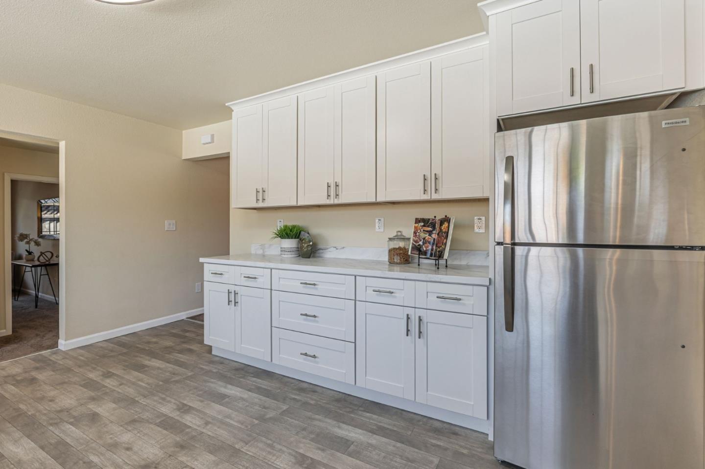 Detail Gallery Image 12 of 39 For 302 Henderson Dr, San Jose,  CA 95123 - 6 Beds | 2 Baths