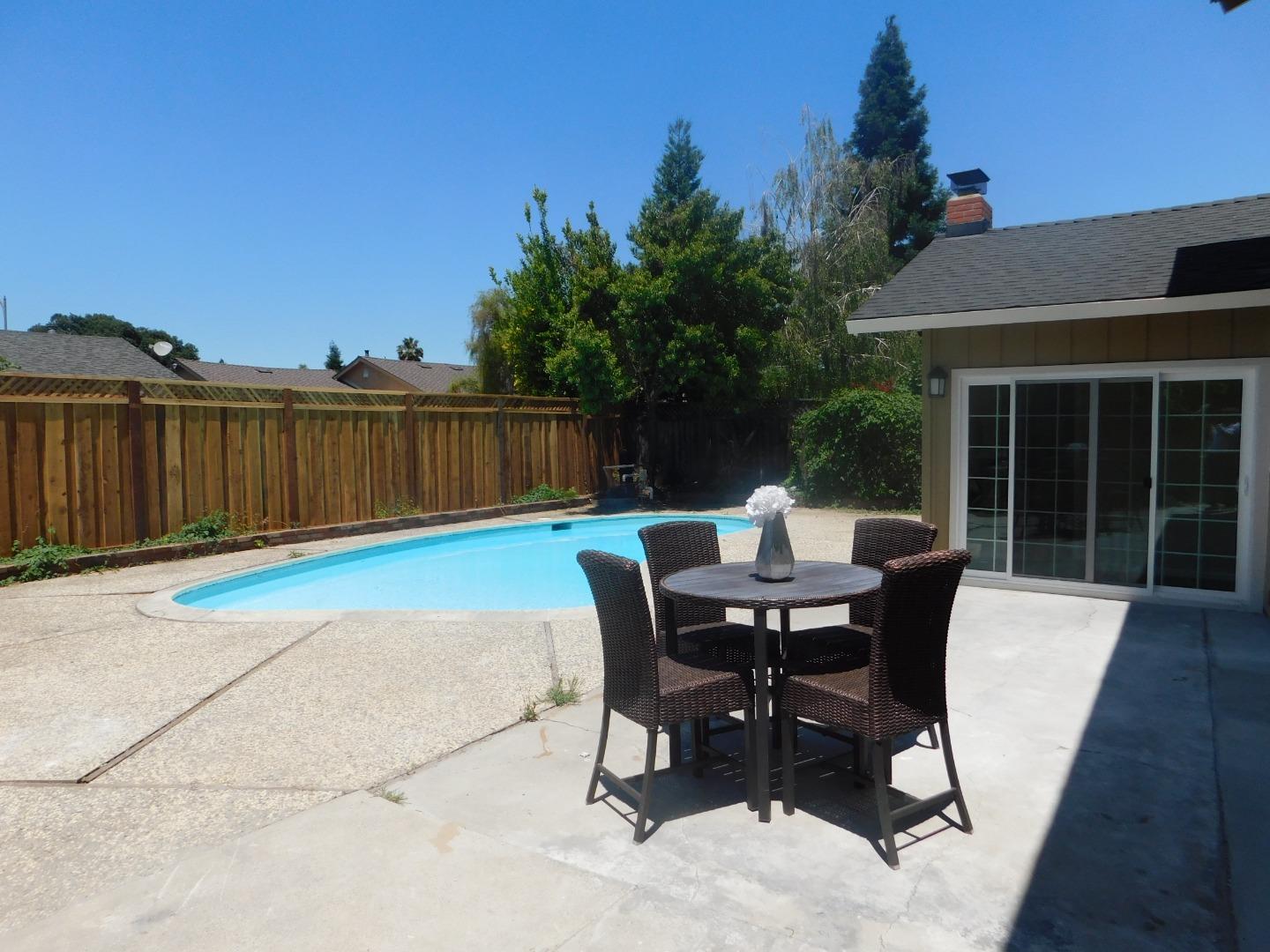 Detail Gallery Image 38 of 39 For 302 Henderson Dr, San Jose,  CA 95123 - 6 Beds | 2 Baths