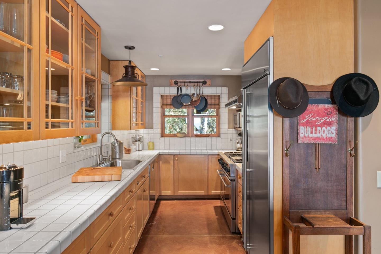 Detail Gallery Image 12 of 68 For 21900 Parrott Ranch Rd, Carmel Valley,  CA 93924 - 5 Beds | 4 Baths