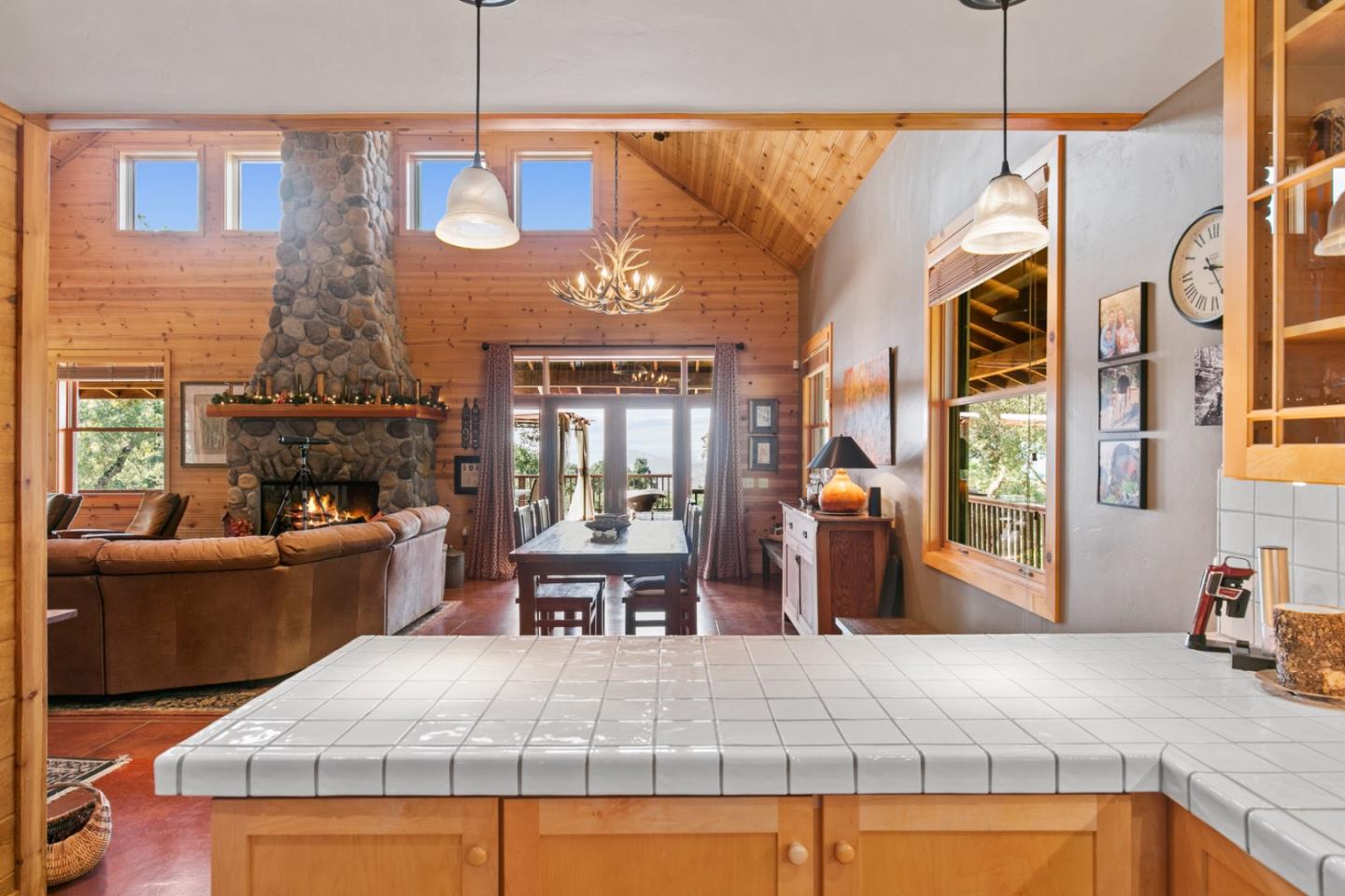 Detail Gallery Image 13 of 68 For 21900 Parrott Ranch Rd, Carmel Valley,  CA 93924 - 5 Beds | 4 Baths