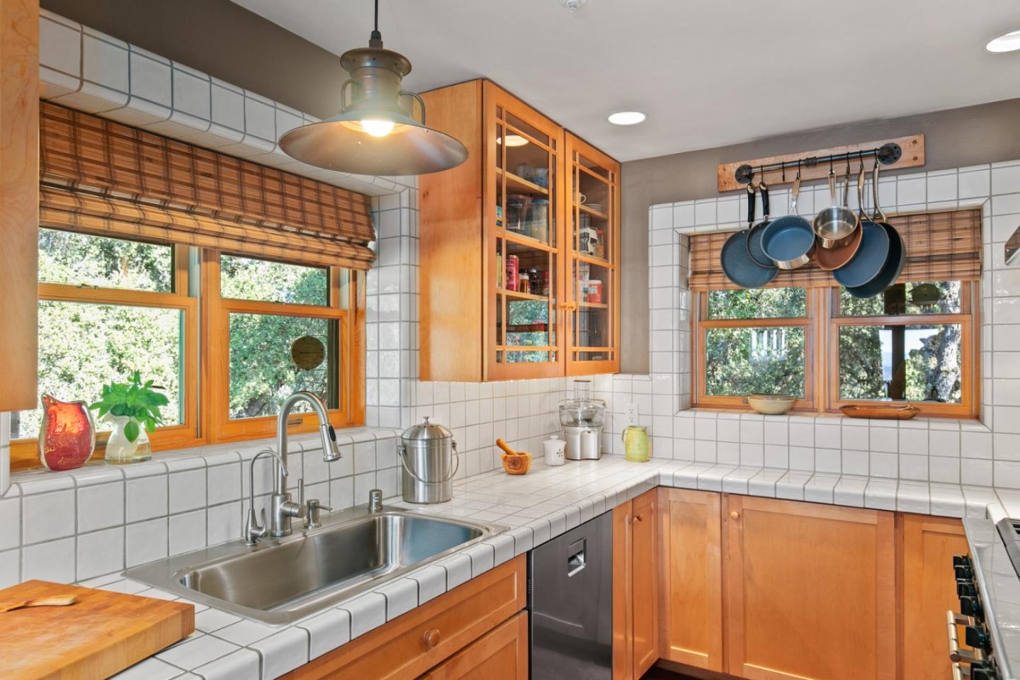 Detail Gallery Image 18 of 68 For 21900 Parrott Ranch Rd, Carmel Valley,  CA 93924 - 5 Beds | 4 Baths