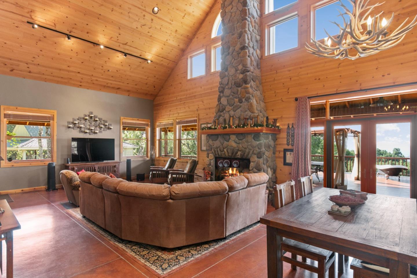 Detail Gallery Image 19 of 68 For 21900 Parrott Ranch Rd, Carmel Valley,  CA 93924 - 5 Beds | 4 Baths