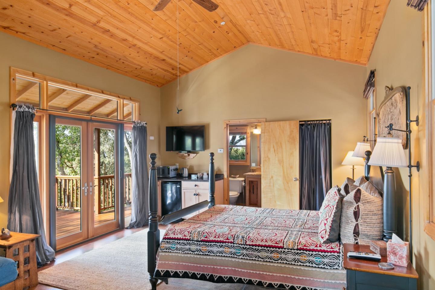 Detail Gallery Image 42 of 68 For 21900 Parrott Ranch Rd, Carmel Valley,  CA 93924 - 5 Beds | 4 Baths