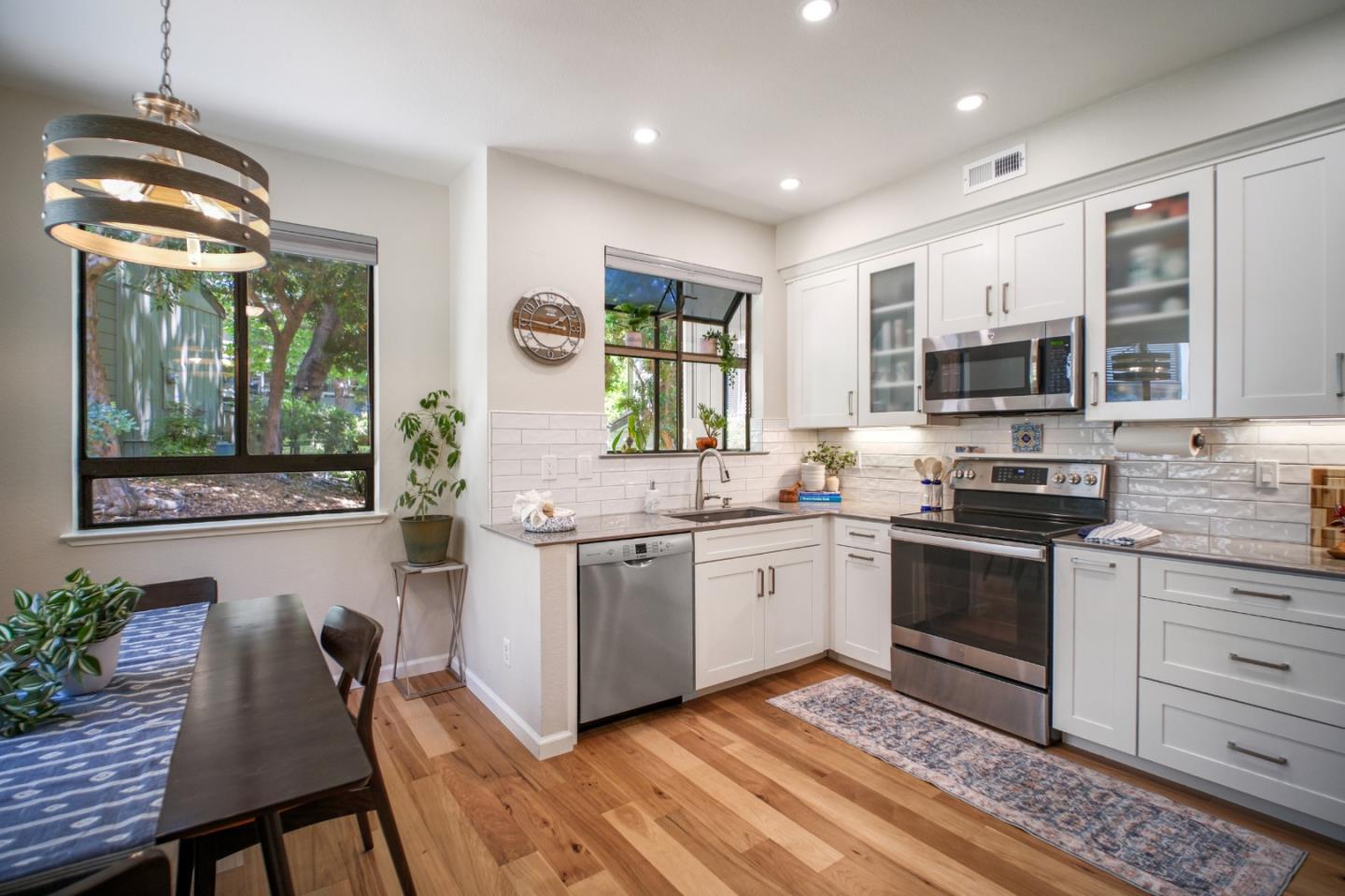 Detail Gallery Image 2 of 24 For 111 Bean Creek Rd #154,  Scotts Valley,  CA 95066 - 2 Beds | 2/1 Baths