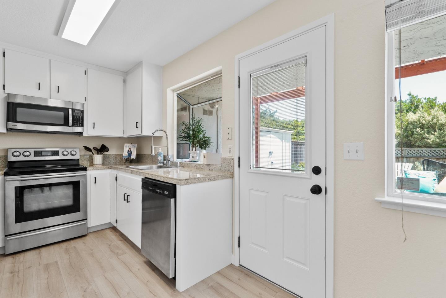 Detail Gallery Image 27 of 51 For 409 Sailfish Dr, Aptos,  CA 95003 - 2 Beds | 1/1 Baths