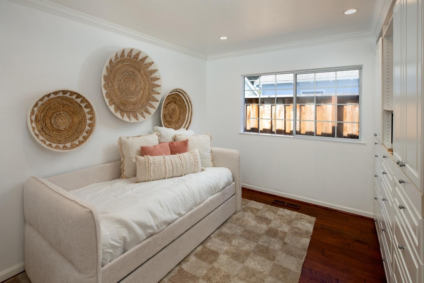 Detail Gallery Image 15 of 25 For 1949 Brittan Ave, San Carlos,  CA 94070 - 3 Beds | 2 Baths