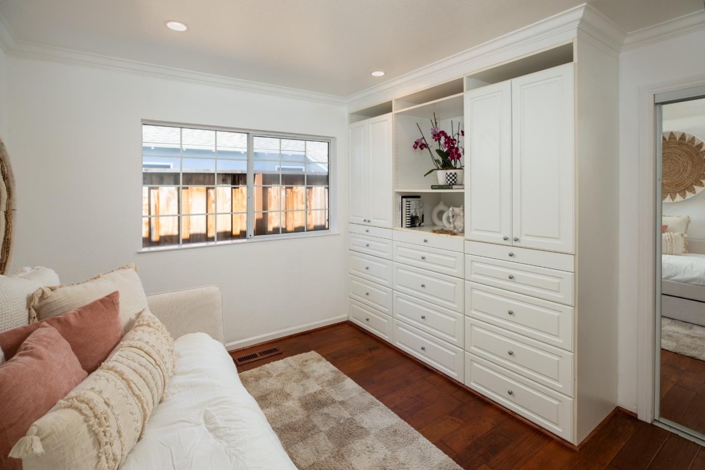 Detail Gallery Image 16 of 25 For 1949 Brittan Ave, San Carlos,  CA 94070 - 3 Beds | 2 Baths